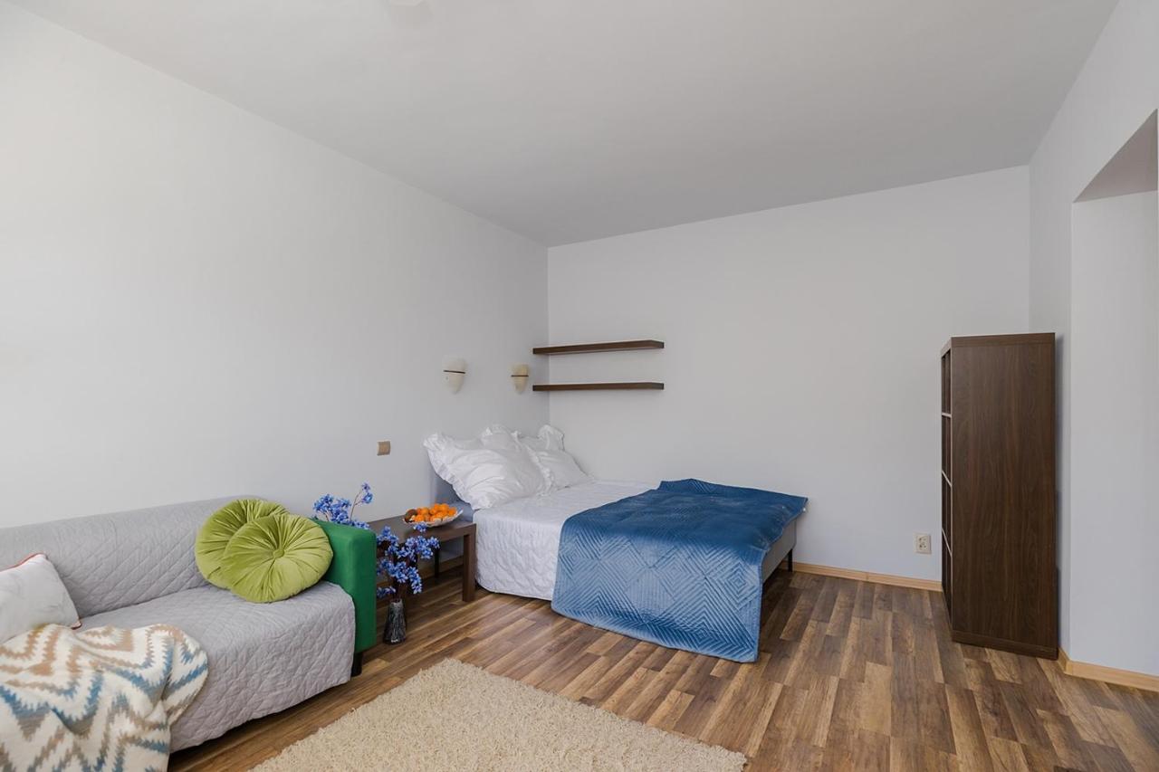 Stay With Friends In Varsovia Exterior foto